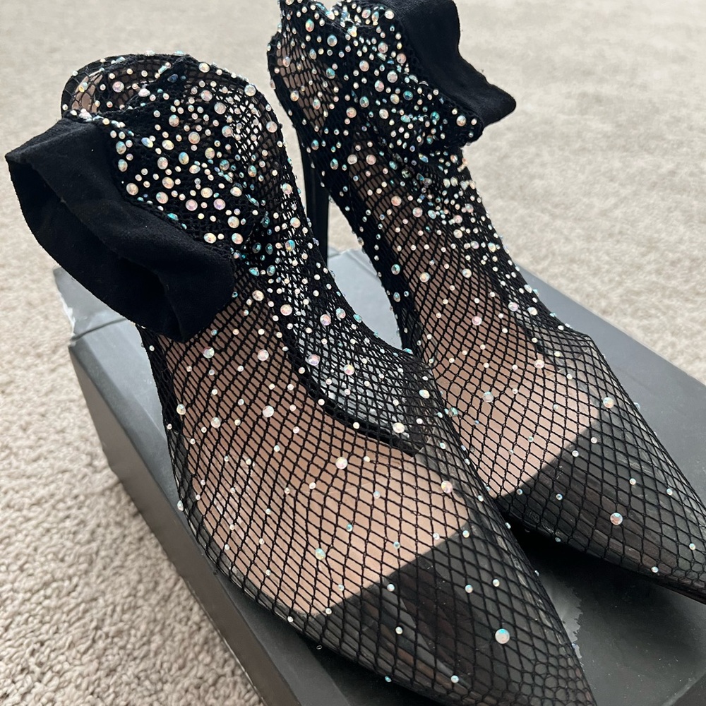 Highly classified rhinestone pumps- Fashion Nova
